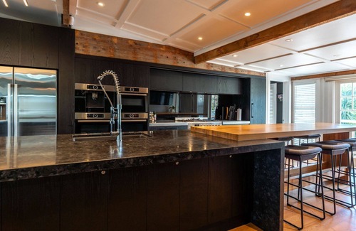 Surfdale Apartment | Lannan Beach House | Stay Waiheke