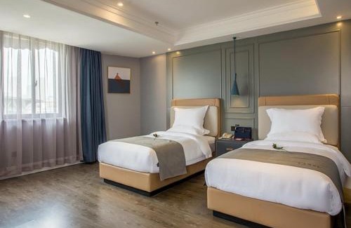 Dantu Qu Hotel | Lano Hotel Zhenjiang South High-speed Railway Station Baolong Plaza