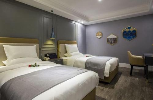 Dantu Qu Hotel | Lano Hotel Zhenjiang South High-speed Railway Station Baolong Plaza