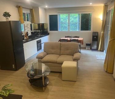 Ko Lanta Apartment | Lanta Sunshine Residence Apt 1 One Bed Apartment with AC and Work Space