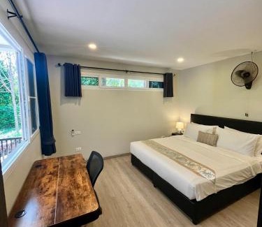 Ko Lanta Apartment | Lanta Sunshine Residence Apt 1 One Bed Apartment with AC and Work Space