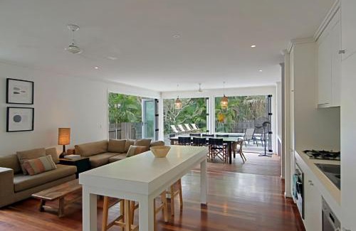 Byron Bay House | Lantana Beach House - 77 Butler Street