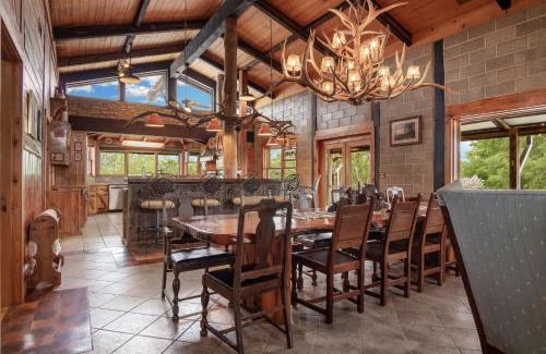 Sabinal House | Lantana Lodge