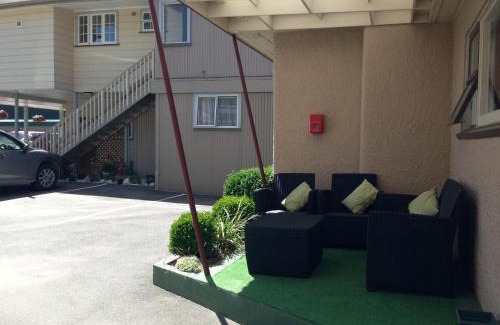 Reefton Hotel | Lantern Court Motel