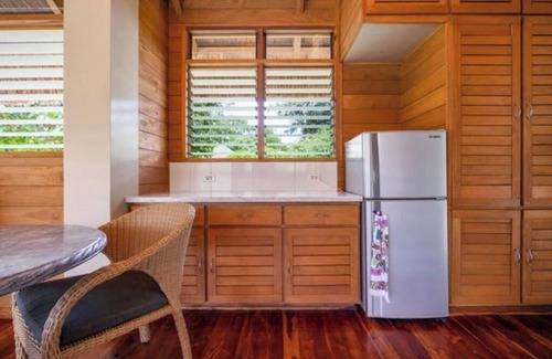 Bulan House | LANTERN HOUSE at LILI CLIFF