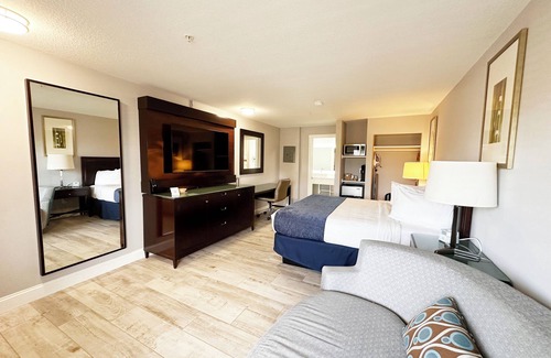 Whitfield Hotel | Lantern Inn & Suites