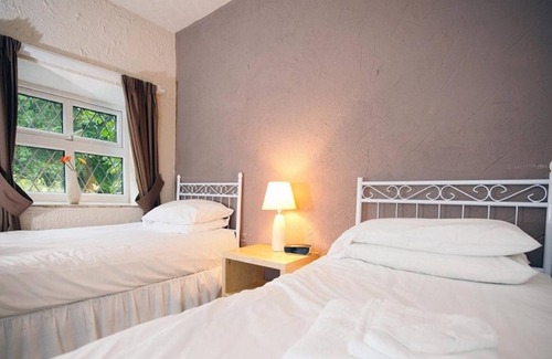 Little Hayfield Bed & Breakfast | Lantern Pike Inn