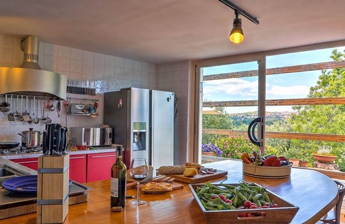 Padua Villa | Lanuvium 10, Emma Villas