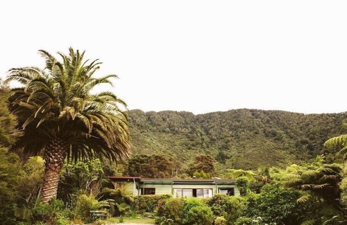 Penzance Bay Cottage | Lanza Retreat - Penzance Bay, Tennyson Inlet Home