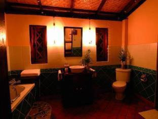 Ban Xieng Lom Resort | Lao Spirit Resort