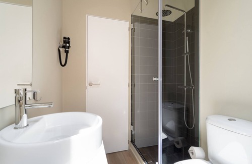Santos Bed & Breakfast | Lapa Diplomatic Suite 1.3 by Feel Lisboa
