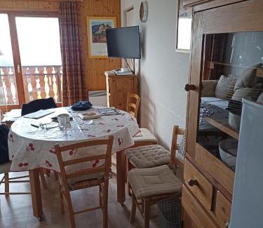 Thollon-les-Memises Apartment | LaPerdrixBlanche