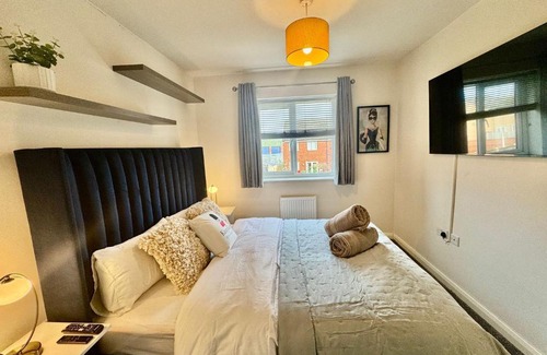 Belle Vue House | Lapford Haven 3-Bed & Free Parking