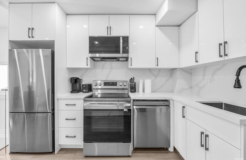 Wallace Emerson House | Lappin Cozy Suite ! Easy connect to anywhere in Toronto