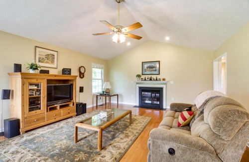 Elkton House | Laptop-Friendly Elkton Home with Central AandC!