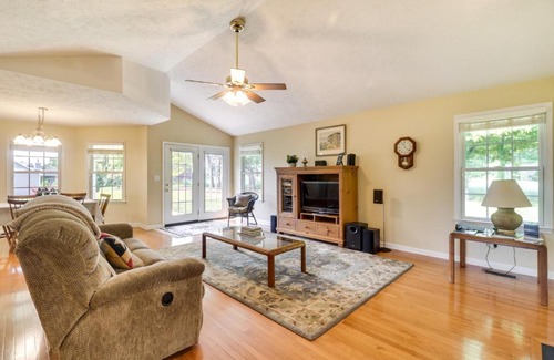 Elkton House | Laptop-Friendly Elkton Home with Central AandC!