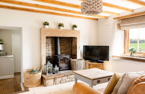 Longnor House | Lapwing Barns, large rural farmhouse with games room, perfect for all types of groups.