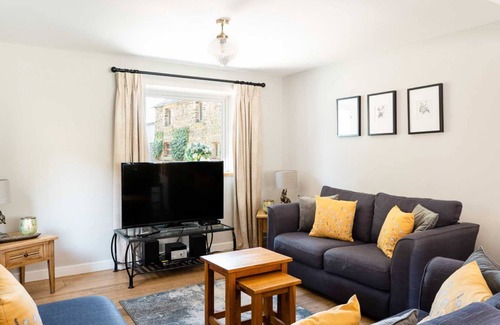 Longnor House | Lapwing Barns, large rural farmhouse with games room, perfect for all types of groups.