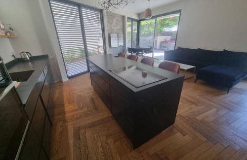 Herzliya Villa | LARA - Herzliya Urban villa