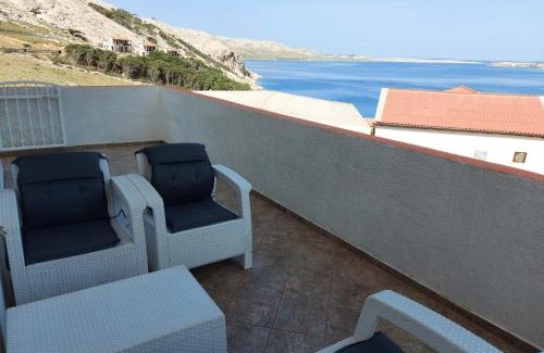 Metajna Apartment | LARA & VITO