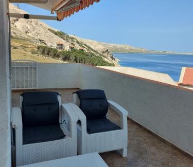 Metajna Apartment | LARA & VITO