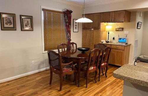 Bellaire Apartment | Larch House