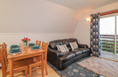 Heights of Achterneed Cabin | LARCHFIELD CHALET 1, pet friendly, with a garden in Strathpeffer
