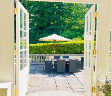 Londonderry Bed & Breakfast | Larchmount House B&B