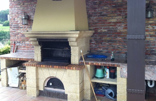 Barcena de Cicero Villa | Laredo Treto Colindres: pool. barbecue. Free WIFI.