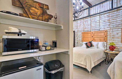 Western Division Apartment | Laredo Vacation Rental Near Tourist Attractions!