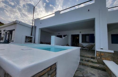 Kithnos House | Lareroom 4 Σπίτι μπροστά στην παραλία με μικρή πισίνα