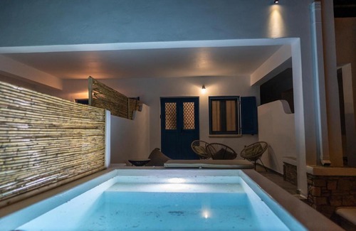 Kithnos House | Lareroom 4 Σπίτι μπροστά στην παραλία με μικρή πισίνα