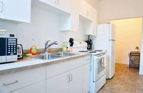 Moose Jaw Apartment | Large 1-Bdrm Condo, Downtown, Parking, 4k Smart TV, WiFi
