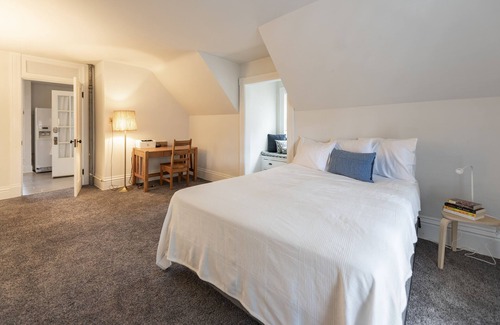 Wausau Apartment | Large 1 Bedroom 1 Bathroom Apartment in Wausau's East Hill Historic District