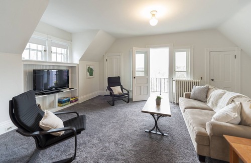 Wausau Apartment | Large 1 Bedroom 1 Bathroom Apartment in Wausau's East Hill Historic District