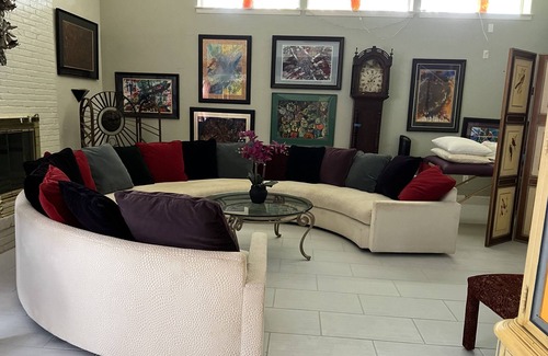 Southwest Carrollton House | Large 1-bedroom 2 Queen beds, private bathroom sleeps 1 to 4 with WiFi