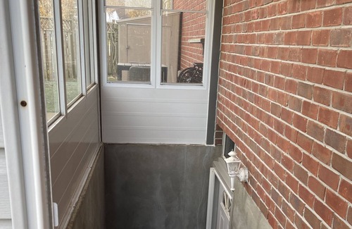 Byron Apartment | Large 1 Bedroom Apartment- Private Entrance & Yard