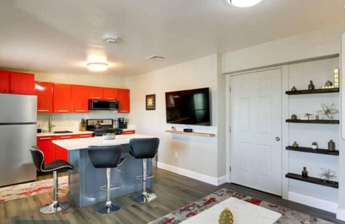 El Paso House | Large 1 bedroom with King Bed!