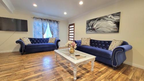 Encino House | Large 1-Bedroom with kitchen In Encino