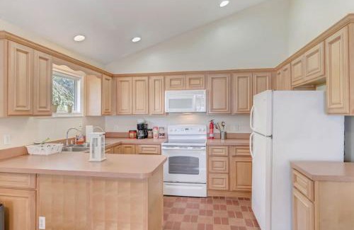 Springfield Apartment | Large 1 BR carriage house in historic SPR