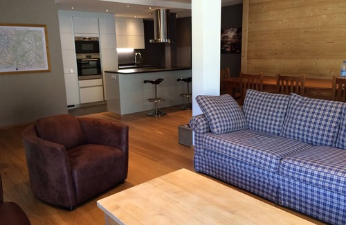 Monetier-les-Bains Apartment | Large 120m2 apartment, contemporary, Monetier village center, south balcony