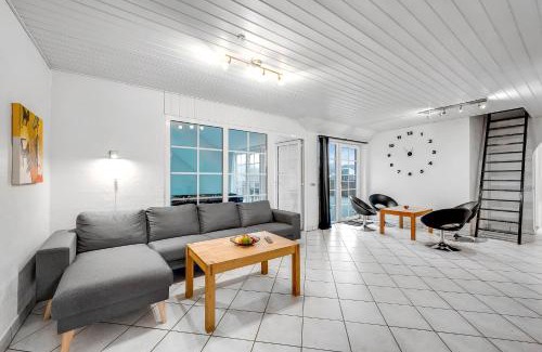 Lodbjerg Hede House | Large 14-Person Pool House - 1004