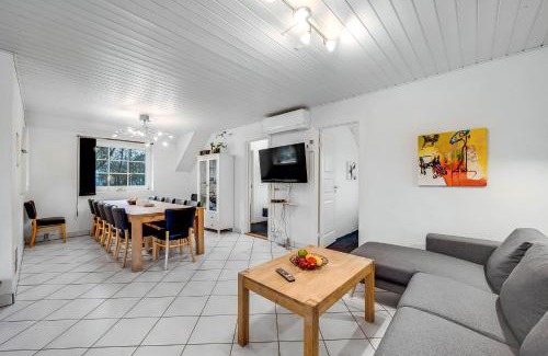 Lodbjerg Hede House | Large 14-Person Pool House - 1004