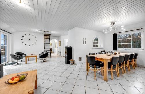 Lodbjerg Hede House | Large 14-Person Pool House - 1004