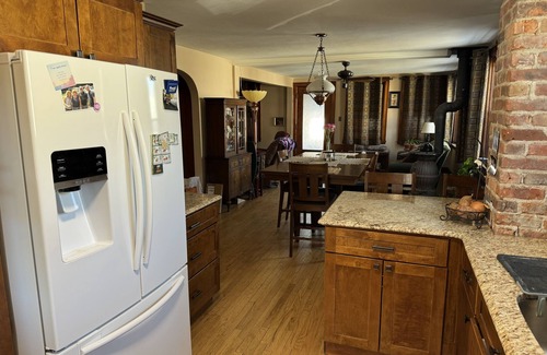 Rotterdam Junction Apartment | Large 1st Floor Flat for 2 with the Comforts of Home Between Saratoga and Albany