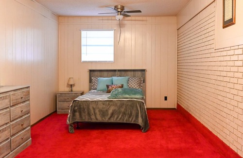Murfreesboro House | Large 2,400 sq. ft. private home