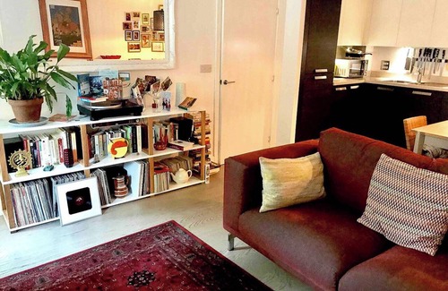 Haggerston Condo | Large 2-bed 2-bath ground-floor flat in Hoxton, large patio, great transpt links