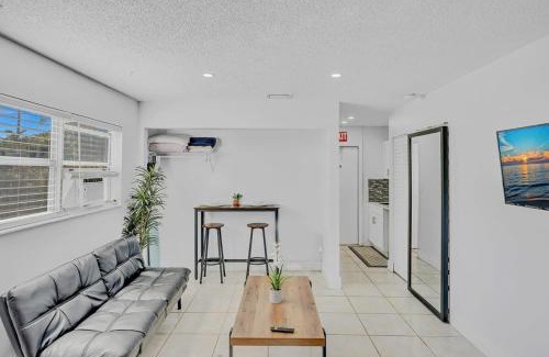 Royal Poinciana House | Large 2 Bed Studio Close To Beach & Hard Rock Ha03