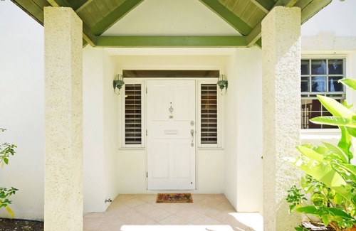 Bridgetown House | Large 2-bed townhouse with shared pool