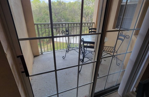 Loughman Condo | Large 2 Bedroom 2 Bath Condo 10 Miles from Parks Sleeps 6